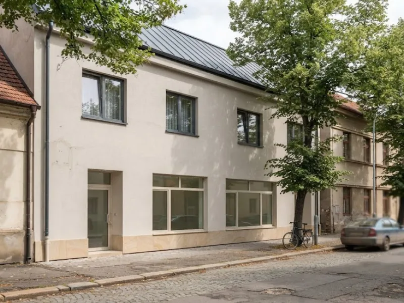 Odhad komerční nemovitosti – dvoupatrová budova s moderní fasádou